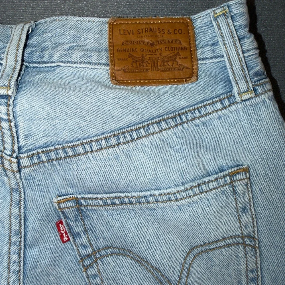 Levis Premium Ribcage Straight Ankle Jeans Light Wash 26x27 72693-0055
